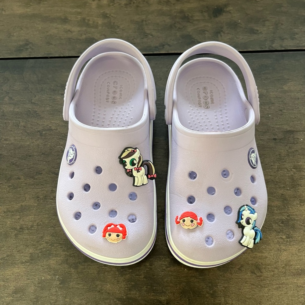 Toddler purple crocs size 10 💜